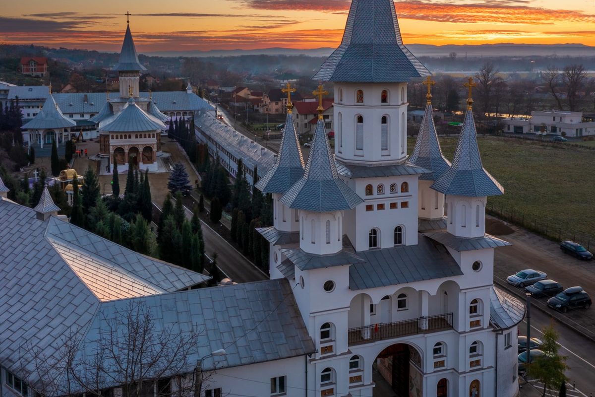 Manastirea Sfintei Cruci, Oradea 😍😍🇷🇴